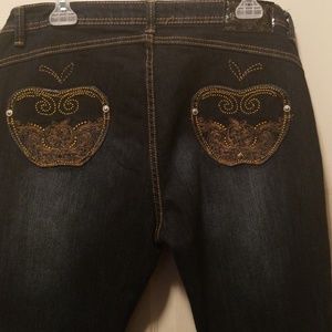 Apple Bottom jeans